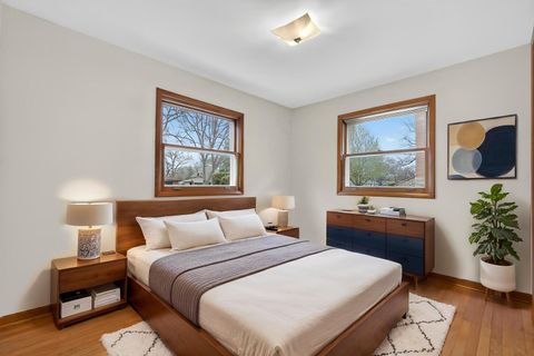 Tiny photo for 102 W Elaine Circle, Prospect Heights, IL 60070 (MLS # 12621180)