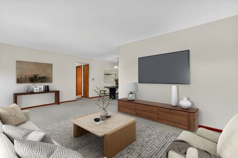 Tiny photo for 102 W Elaine Circle, Prospect Heights, IL 60070 (MLS # 12621180)