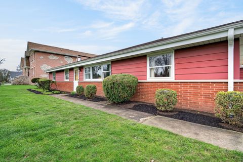 Tiny photo for 102 W Elaine Circle, Prospect Heights, IL 60070 (MLS # 12621180)