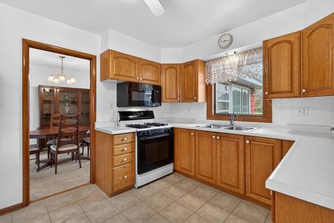 Tiny photo for 102 W Elaine Circle, Prospect Heights, IL 60070 (MLS # 12621180)