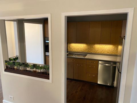 Tiny photo for 3550 N Lake Shore Drive #924, Chicago, IL 60657 (MLS # 12519392)