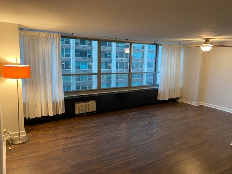 Tiny photo for 3550 N Lake Shore Drive #924, Chicago, IL 60657 (MLS # 12519392)