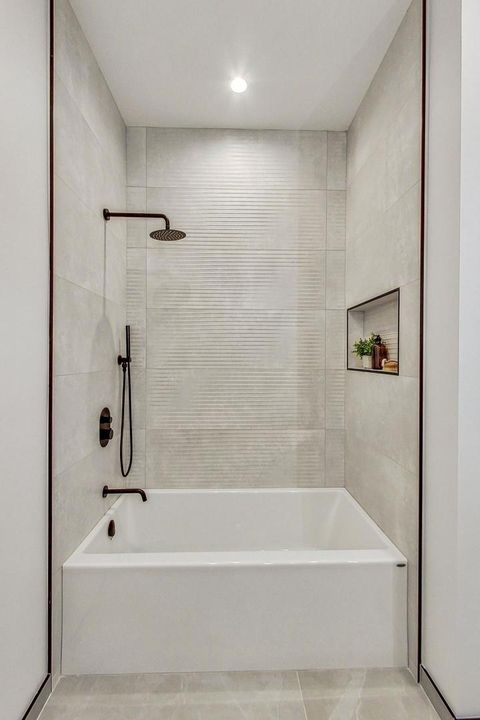 Tiny photo for 613 N Ogden Avenue #5W, Chicago, IL 60642 (MLS # 12552116)