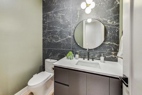 Tiny photo for 613 N Ogden Avenue #5W, Chicago, IL 60642 (MLS # 12552116)