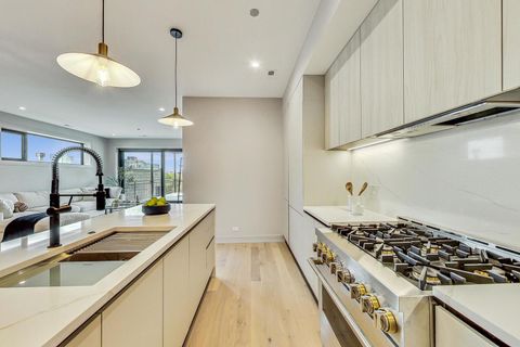 Tiny photo for 613 N Ogden Avenue #5W, Chicago, IL 60642 (MLS # 12552116)