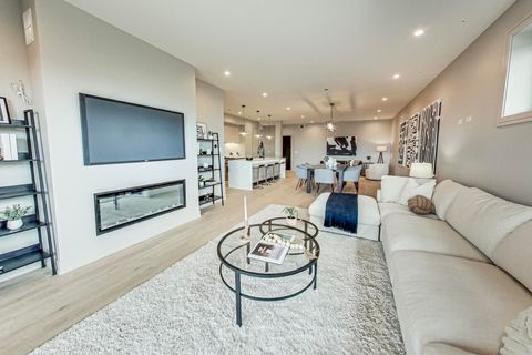 Tiny photo for 613 N Ogden Avenue #5W, Chicago, IL 60642 (MLS # 12552116)