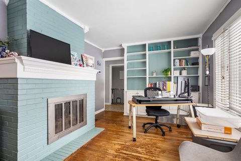 Tiny photo for 1233 E Jefferson Street, Bloomington, IL 61701 (MLS # 12525006)