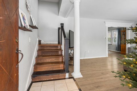 Tiny photo for 1233 E Jefferson Street, Bloomington, IL 61701 (MLS # 12525006)