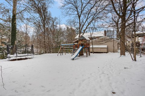 Tiny photo for 1233 E Jefferson Street, Bloomington, IL 61701 (MLS # 12525006)