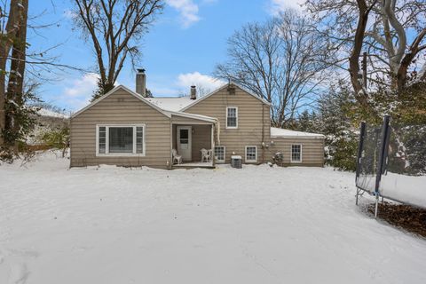 Tiny photo for 1233 E Jefferson Street, Bloomington, IL 61701 (MLS # 12525006)