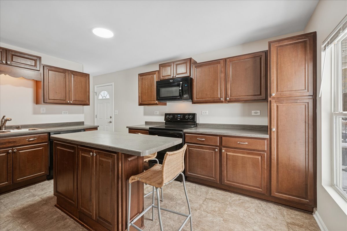 1502 Round Lake Drive