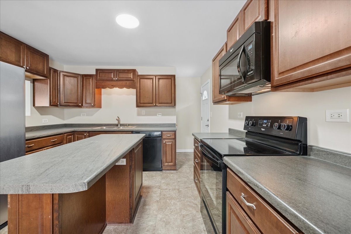 1502 Round Lake Drive