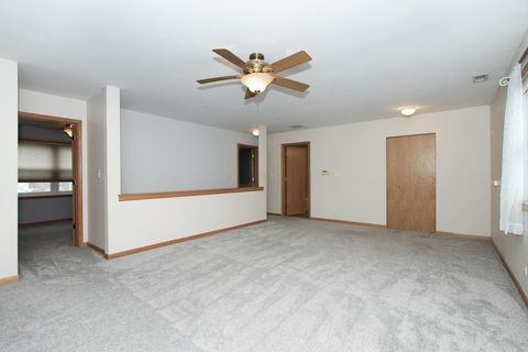 Tiny photo for 1665 CHIPPENDALE Road, Hoffman Estates, IL 60169 (MLS # 12562588)