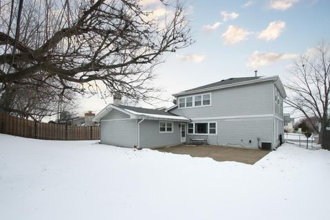 Tiny photo for 1665 CHIPPENDALE Road, Hoffman Estates, IL 60169 (MLS # 12562588)