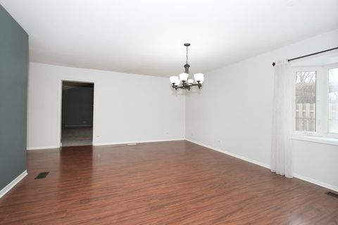 Tiny photo for 1665 CHIPPENDALE Road, Hoffman Estates, IL 60169 (MLS # 12562588)