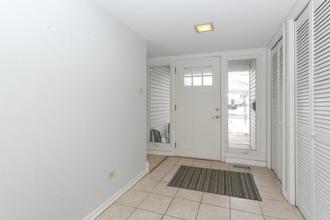 Tiny photo for 1665 CHIPPENDALE Road, Hoffman Estates, IL 60169 (MLS # 12562588)