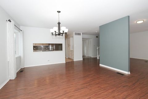 Tiny photo for 1665 CHIPPENDALE Road, Hoffman Estates, IL 60169 (MLS # 12562588)
