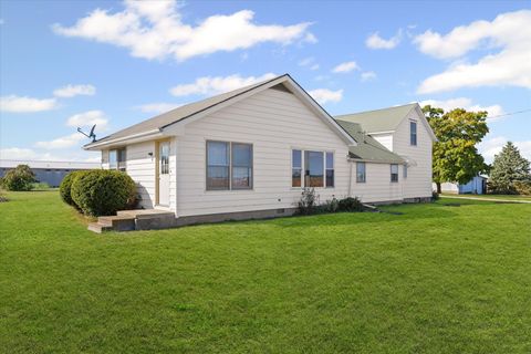 Tiny photo for 139 N 1500E Road, Paxton, IL 60957 (MLS # 12504409)