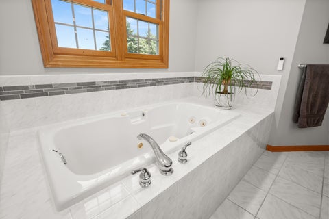 Tiny photo for 1239 Yorkshire Drive S, Sycamore, IL 60178 (MLS # 12701839)