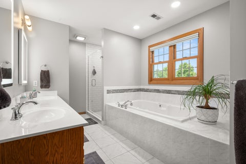 Tiny photo for 1239 Yorkshire Drive S, Sycamore, IL 60178 (MLS # 12701839)