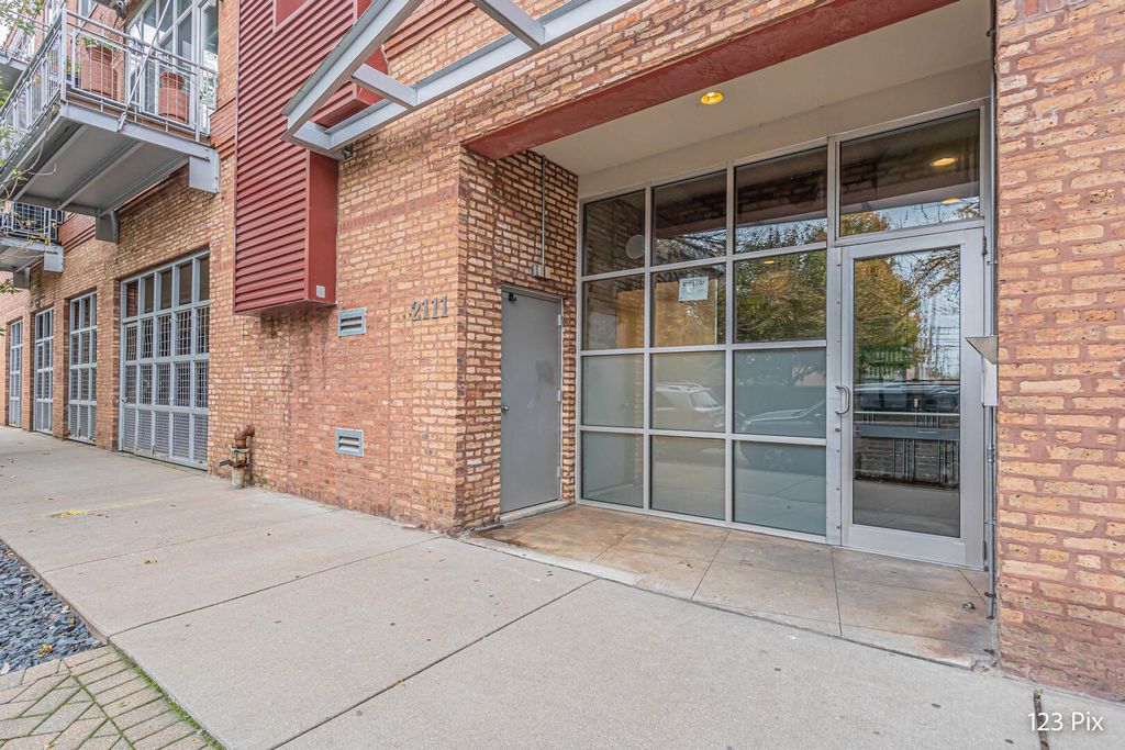 listing image 0