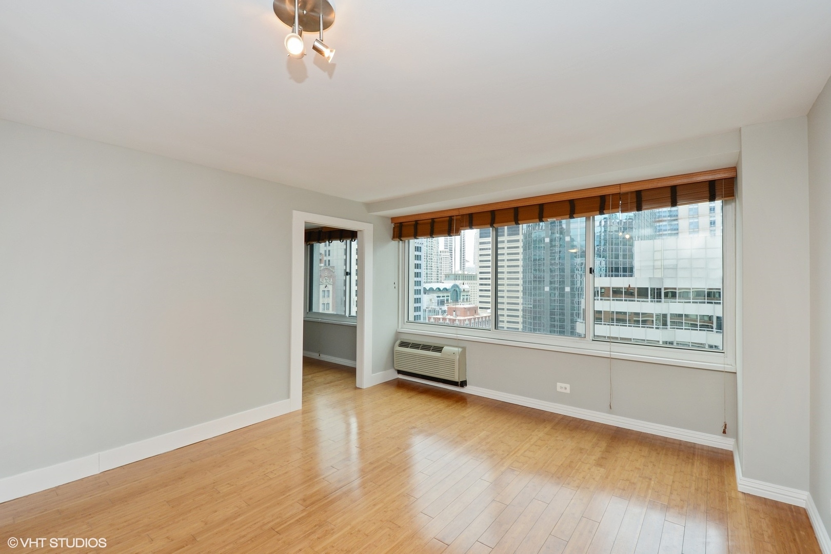 211 E Ohio Street 2505