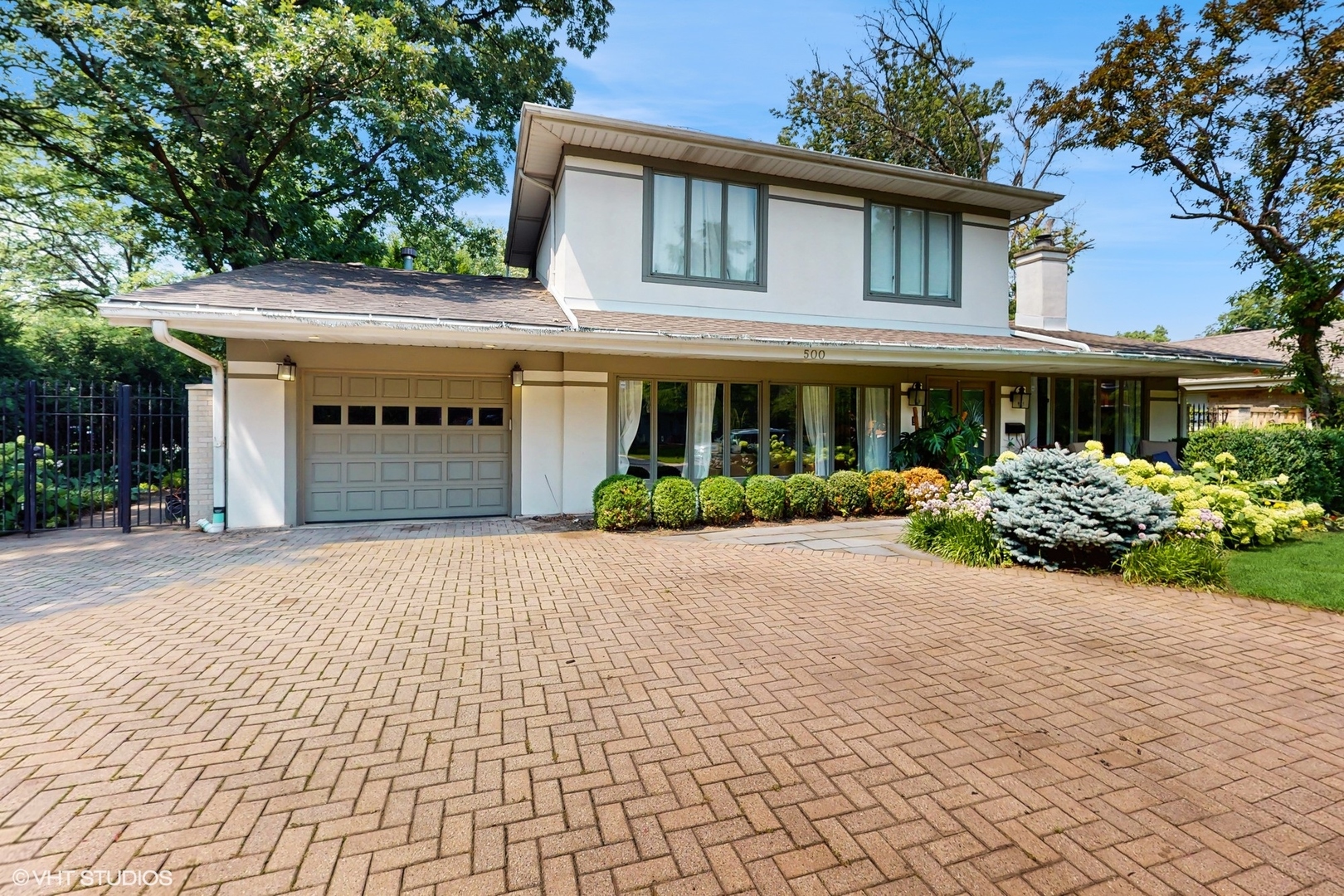 500 Auvergne Place