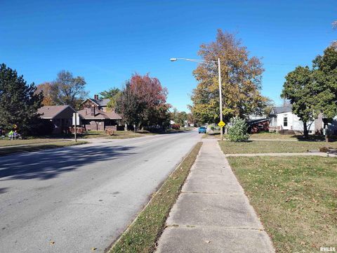 Tiny photo for 201 N WASHINGTON Street, Mcleansboro, IL 62859 (MLS # EB460330)