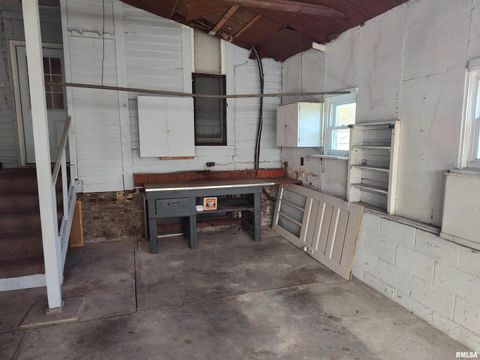 Tiny photo for 201 N WASHINGTON Street, Mcleansboro, IL 62859 (MLS # EB460330)