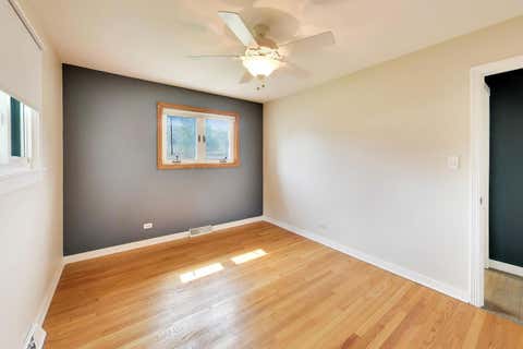 Tiny photo for 466 N Ridgeland Avenue, Elmhurst, IL 60126 (MLS # 12723343)