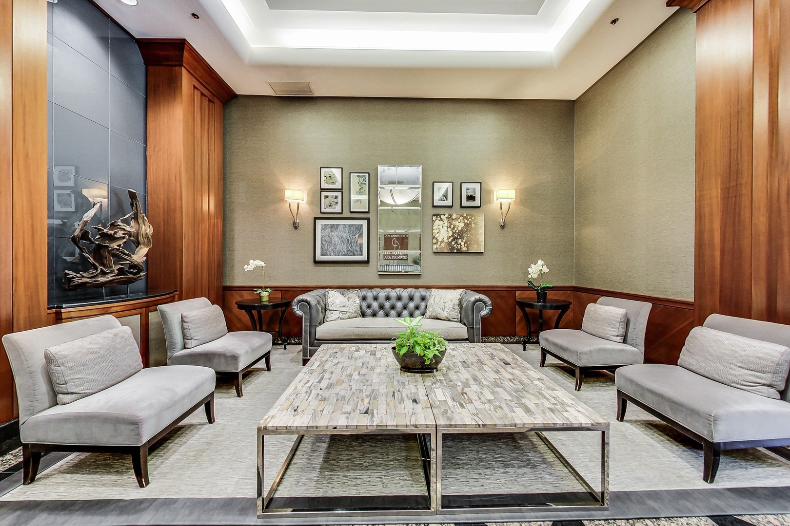 545 N Dearborn Street 2706