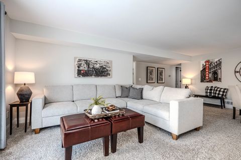 Tiny photo for 965 Independence Avenue, St. Charles, IL 60174 (MLS # 12553905)