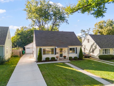 Photo of 510 N Garfield Street, Lombard, IL 60148 (MLS # 12784675)