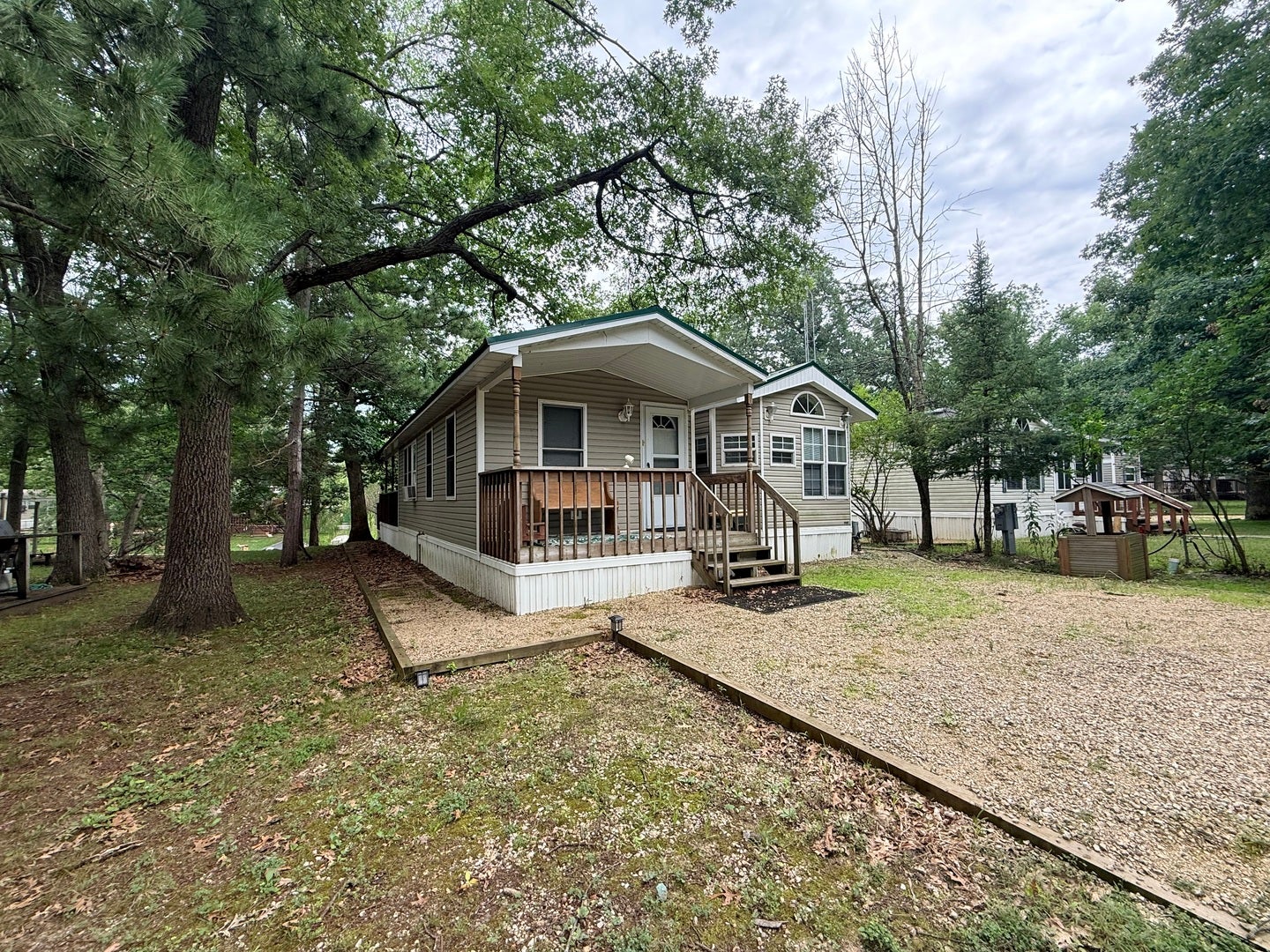 3-93 Woodhaven Lakes