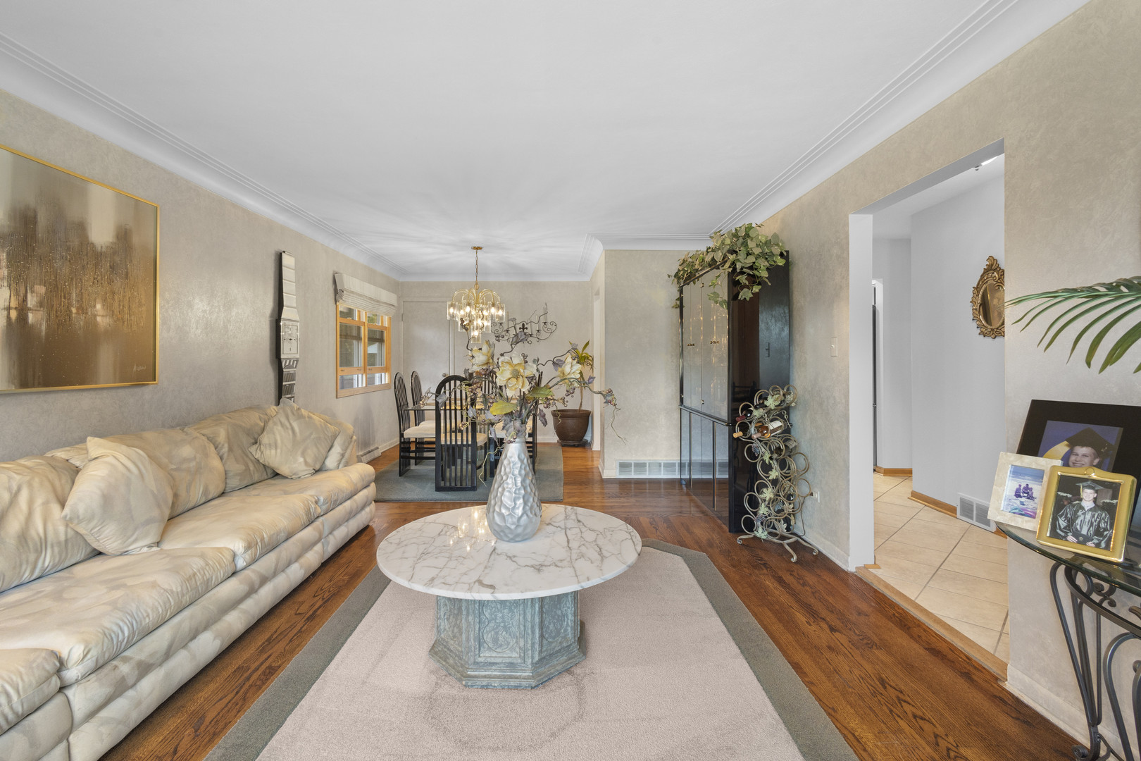 635 W Kenilworth Avenue