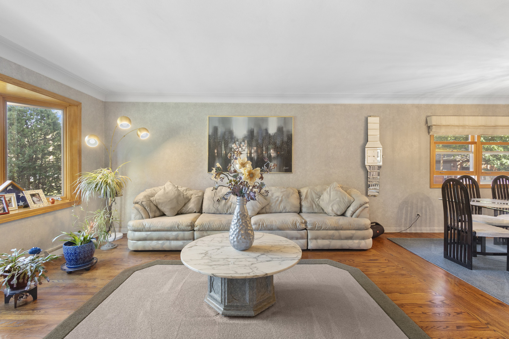 635 W Kenilworth Avenue