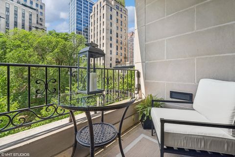 Tiny photo for 65 E Goethe Street #4N, Chicago, IL 60610 (MLS # 12620466)