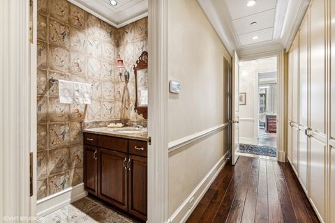 Tiny photo for 65 E Goethe Street #4N, Chicago, IL 60610 (MLS # 12620466)