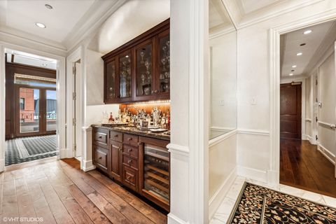 Tiny photo for 65 E Goethe Street #4N, Chicago, IL 60610 (MLS # 12620466)