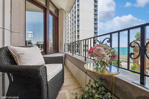 Tiny photo for 65 E Goethe Street #4N, Chicago, IL 60610 (MLS # 12620466)