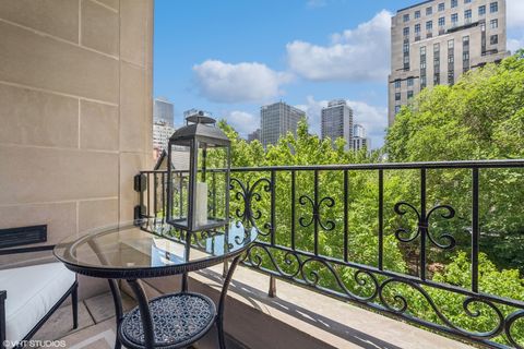 Tiny photo for 65 E Goethe Street #4N, Chicago, IL 60610 (MLS # 12620466)
