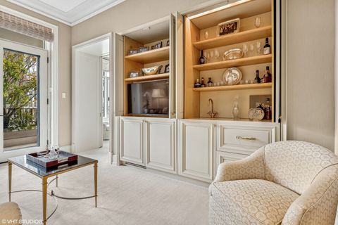 Tiny photo for 65 E Goethe Street #4N, Chicago, IL 60610 (MLS # 12620466)