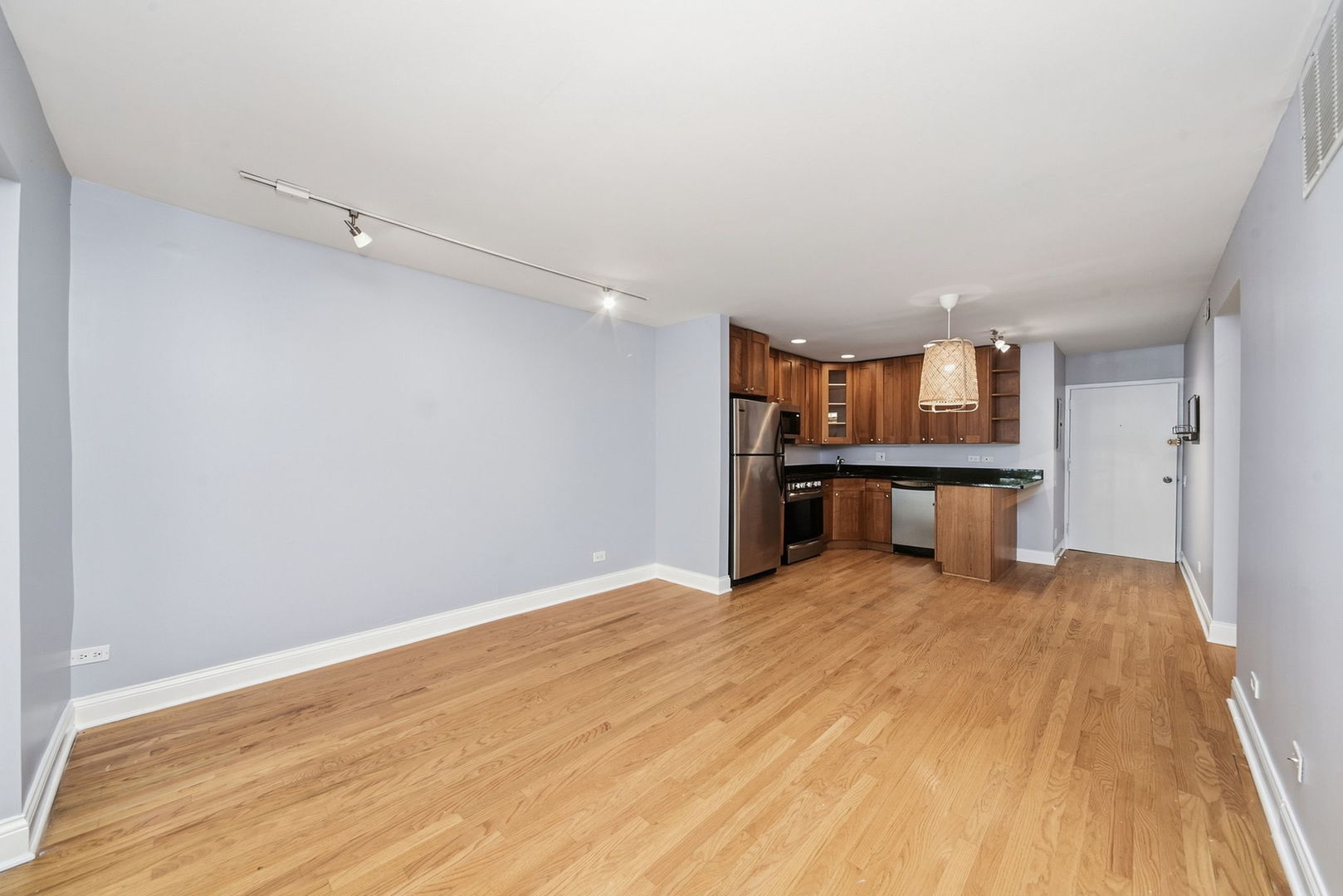 2140 N LINCOLN Avenue 5202