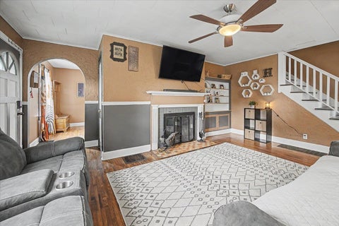 Tiny photo for 829 S Locust Street, Pontiac, IL 61764 (MLS # 12718104)