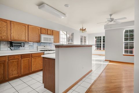 Tiny photo for 16139 Seneca Lake Circle, Crest Hill, IL 60403 (MLS # 12526265)