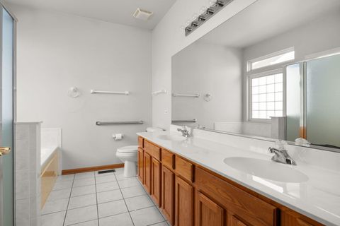 Tiny photo for 16139 Seneca Lake Circle, Crest Hill, IL 60403 (MLS # 12526265)