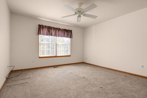 Tiny photo for 16139 Seneca Lake Circle, Crest Hill, IL 60403 (MLS # 12526265)