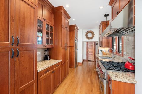 Tiny photo for 222 S Cuyler Avenue, Oak Park, IL 60302 (MLS # 12568033)