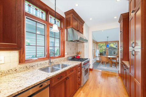 Tiny photo for 222 S Cuyler Avenue, Oak Park, IL 60302 (MLS # 12568033)