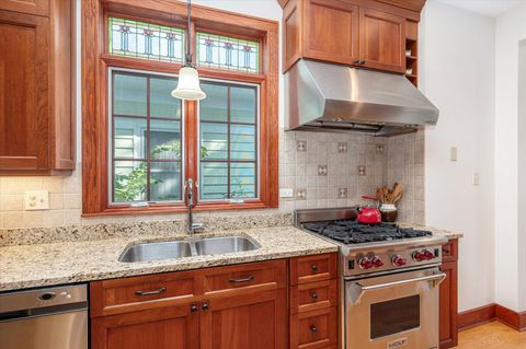 Tiny photo for 222 S Cuyler Avenue, Oak Park, IL 60302 (MLS # 12568033)